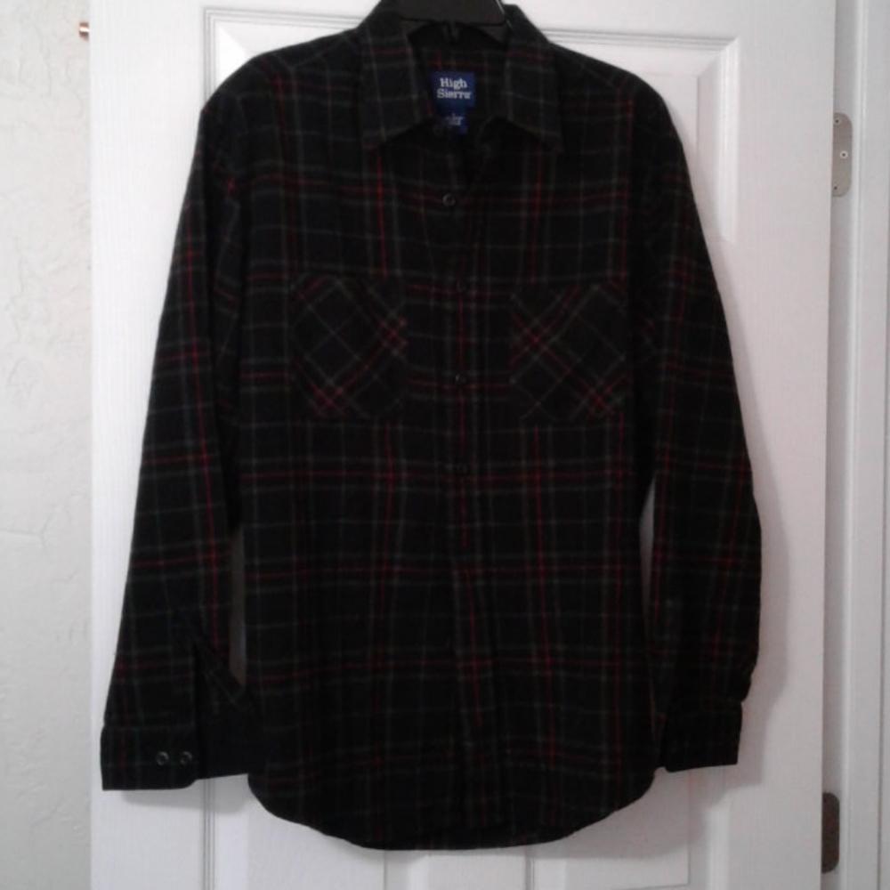Men's long sleeve flannel shirt.